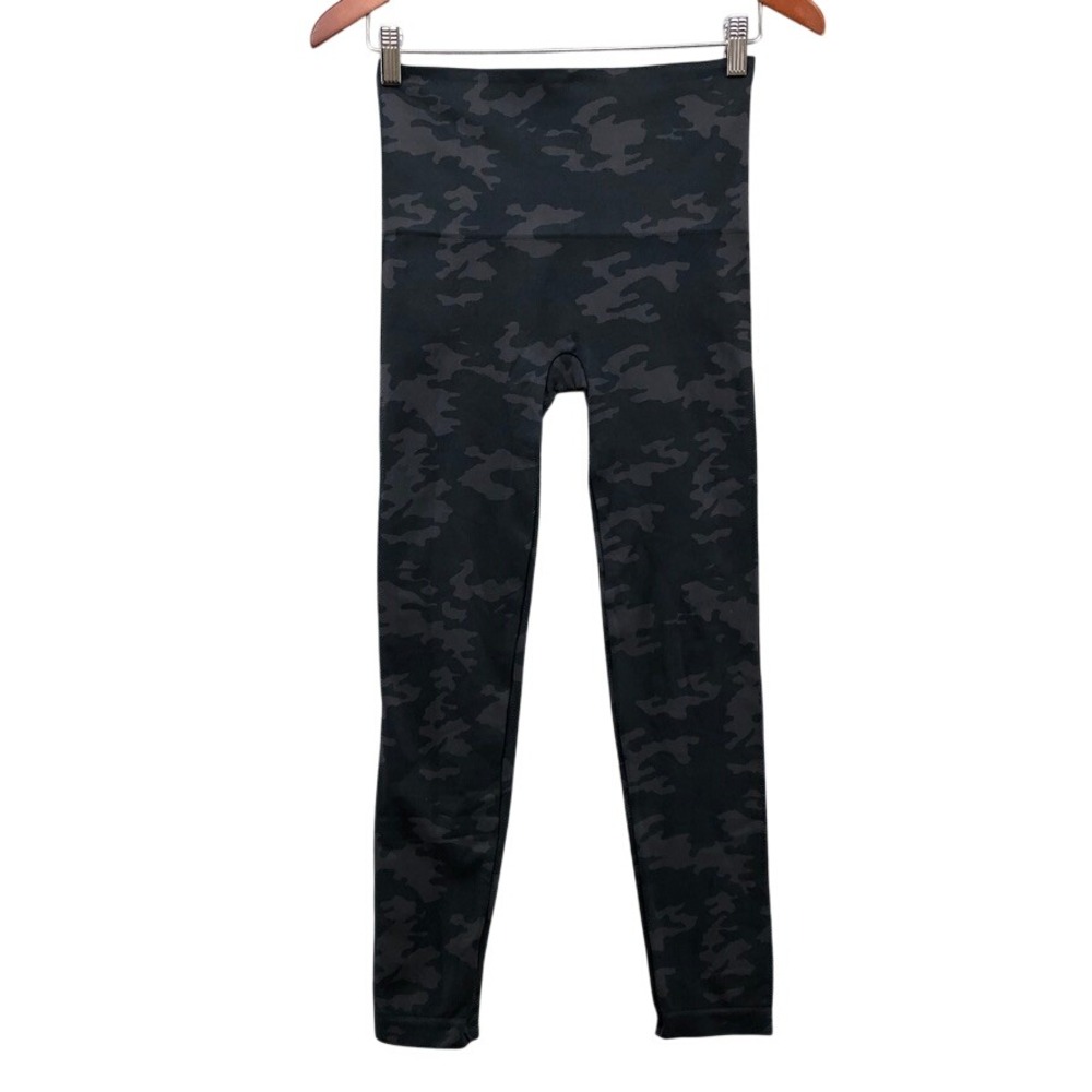Spanx Leggings Womens Large Look At Me Now Black Camo Seamless Tummy Control